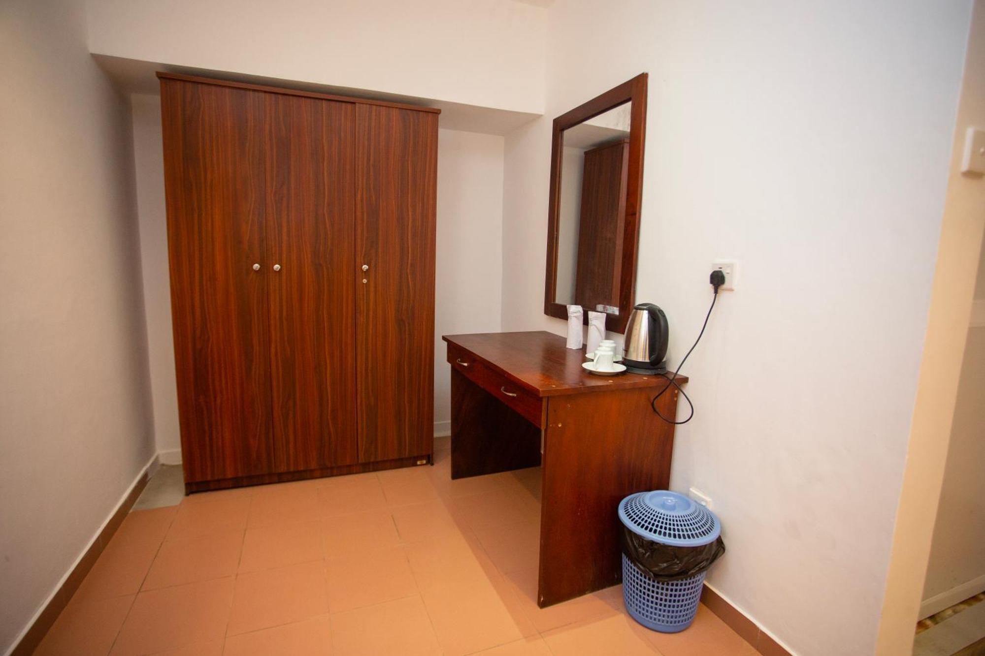 Lucky Seven Hikkaduwa Hotel Exterior photo