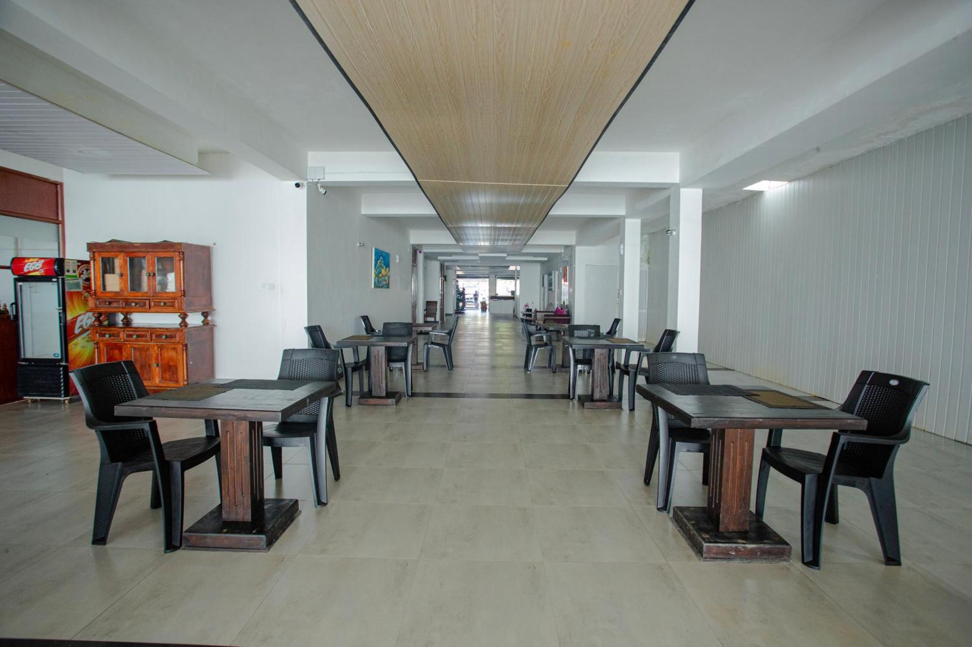 Lucky Seven Hikkaduwa Hotel Exterior photo
